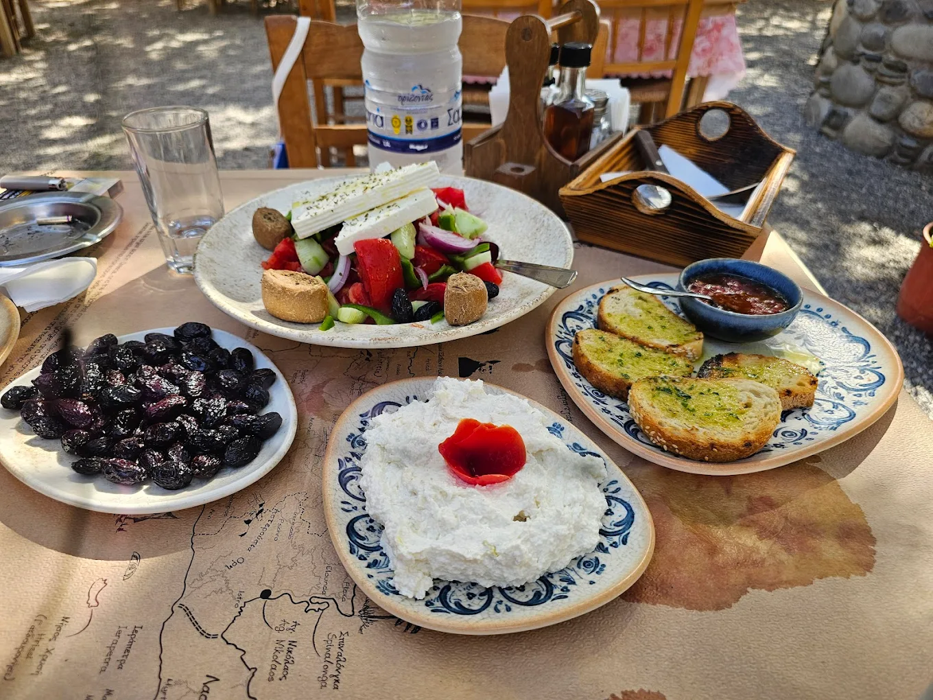 Taverna Stomio in the gorge